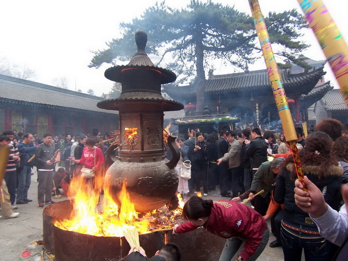  啟智祈福哪最靈，智慧佛都五臺山。