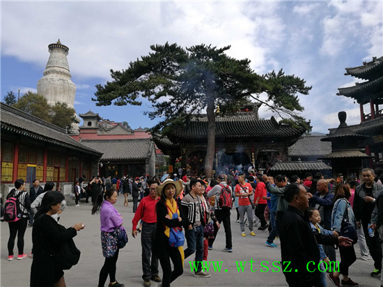 各地飛機(jī)火車太原到五臺(tái)山平遙古城喬家大院4日游線路