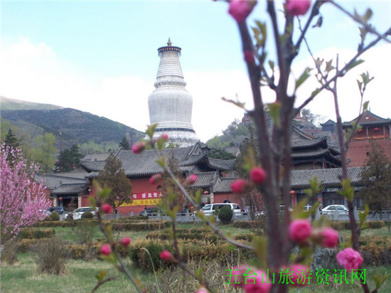 天津北京廊坊保定唐山邢臺(tái)邯鄲自駕車五臺(tái)山大朝臺(tái)佛母洞禮佛4日游